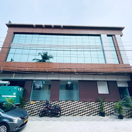 Majestic Inn Thiruvananthapuram Exterior foto