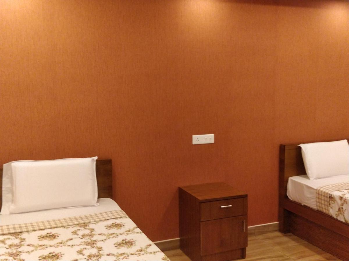 Majestic Inn Thiruvananthapuram Exterior foto